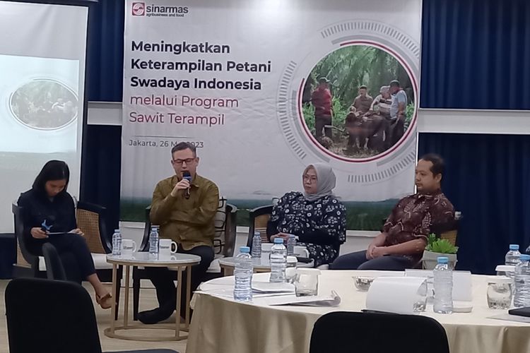 Senior Expert for Traceability and Responsible Sourcing, Sinar Mas Agribusiness and Food Wahyu Wigati Wijayanti dalam diskusi media di Jalan Riau, Menteng, Jakarta Pusat, Jumat (26/5/2023).