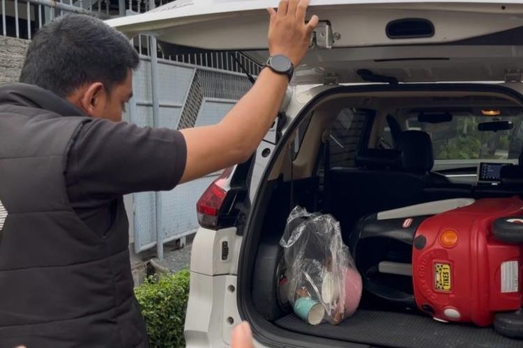 Warga Kembalikan Barang ke Rumah Sri Mulyani, Usai Aksi Massa
