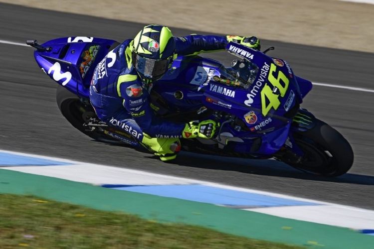 Valentino Rossi menjalani latihan bebas di Sirkuit Jerez, 5 Mei 2018.