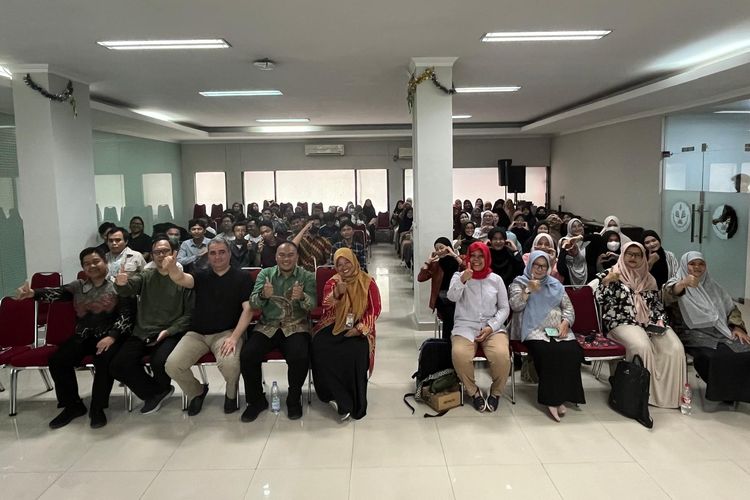 Prodi Pendidikan Agama Islam Fakultas Ilmu Sosial UNJ menyelenggarakan kuliah tamu dan FGD pada Selasa (14/5/24) di Ruang Serba Guna FIS, Jakarta.
