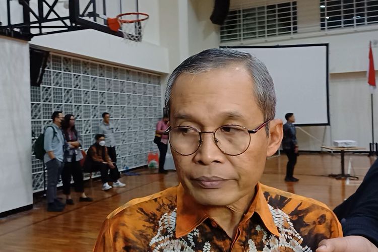 Wakil Ketua KPK Alexander Marwata membantah terdapat ancaman terhadap eks Menteri Pertanian (Mentan) Syahrul Yasin Limpo untuk mencabut laporan dugaan pemerasan oleh pimpinan KPK, Jumat (13/10/2023).