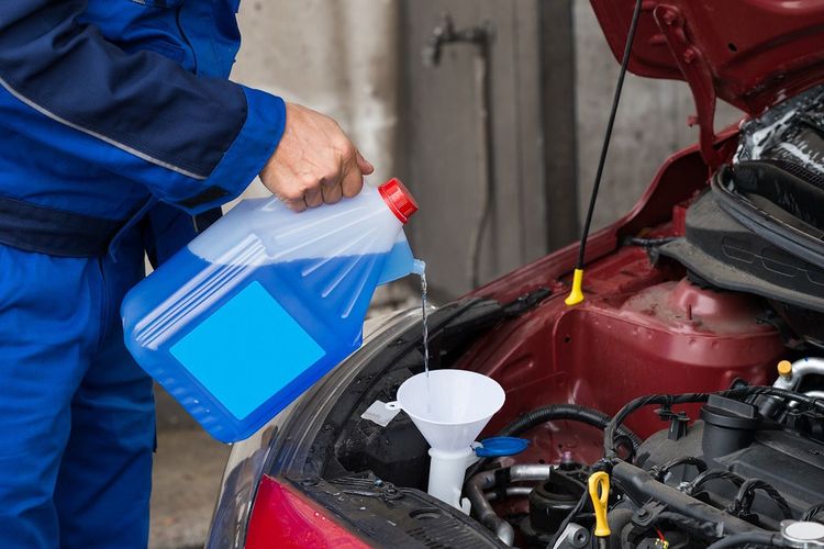 Tidak semua cairan bisa dijadikan wiper fluid mobil