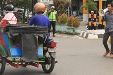 Mahasiswa Ini Orasi Sendirian di Pinggir Jalan, Tolak Calon Kapolri