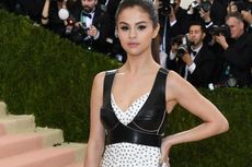 10 Foto Terpopuler Instagram 2016 Didominasi Selena Gomez