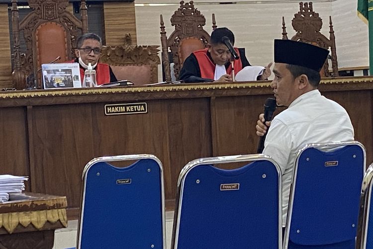 Haris Fadillah, eks Kabid Tata Lingkungan DLH Bandar Lampung saat menjadi saksi mahkota di Pengadilan Tipikor Tanjung Karang, Kamis (27/7/2023).