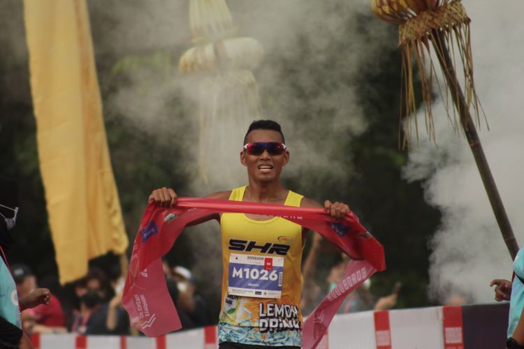 Pelari Tilik Candi Borobudur Marathon 2021, Irmansah, asal Pontianak menjadi pelari tercepat.