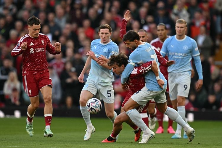 Iraola Pertanyakan Kartu Merah Gravenberch Saat Liverpool Dilibas Man City 0-3