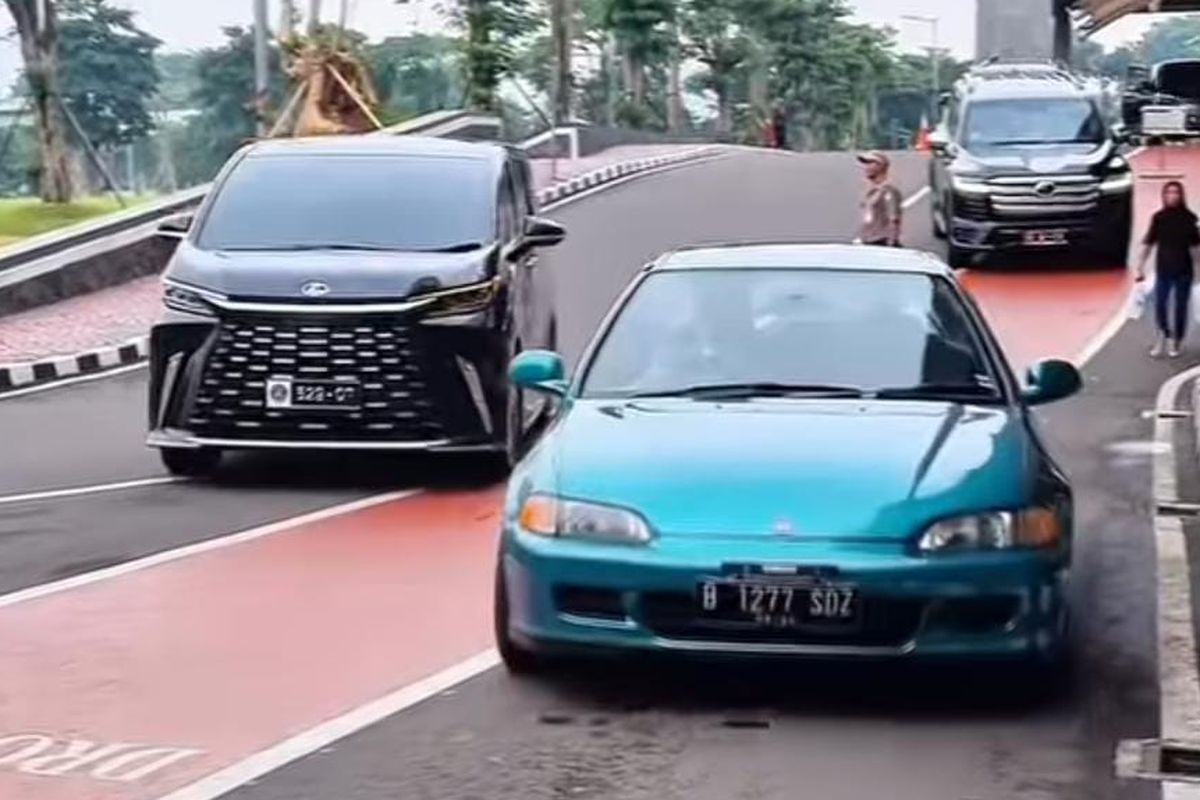 Uya Kuya bawa Honda Estilo 1995 ke DPR, tampil ceper dengan coilover Mine?s dan pelek Mugen