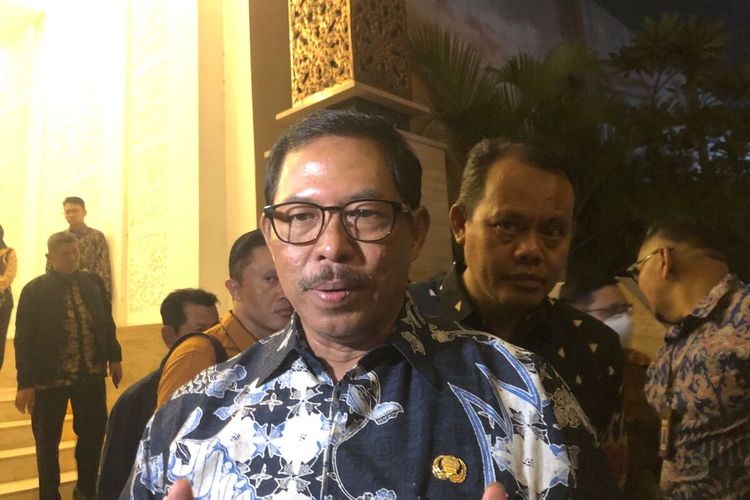 Pj Gubernur Jawa Tengah Nana Sudjana saat ditemui di Hotel Patra, Kota Semarang, Kamis (21/12/2023).