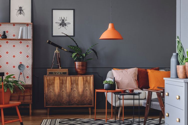 Ilustrasi ruang keluarga dengan nuansa warna gelap. 