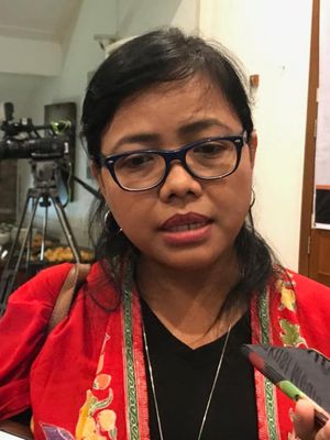 Ahli hukum dari Pusat Studi Hukum dan Kebijakan (PSHK) Bivitri Susanti saat ditemui di Bakoel Koffie, Jakarta Pusat, Kamis (7/2/2019). 
