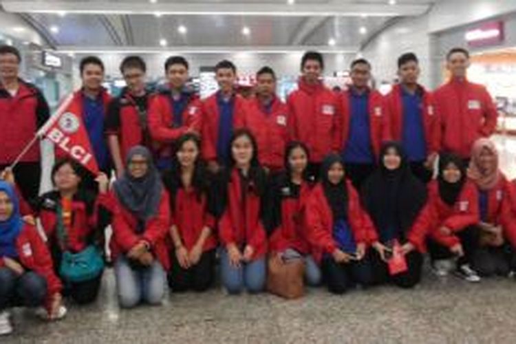Para pelajar Indonesia yang akan mengikuti studi gelar sarjana kedokteran umum/kedokteran barat di China.