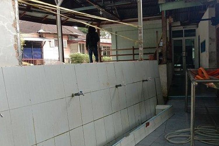 Anak berinisial G (8) tertimpa tembok beton saat mengambil wudu di area Masjid Raya Lubuk Minturun