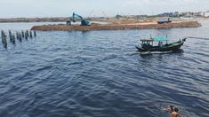 Pendangkalan Muara Cilincing Bikin Baling-Baling Kapal Nelayan Sering Patah