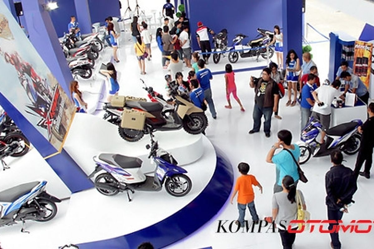 Suasana booth Yamaha di PRJ 2013.