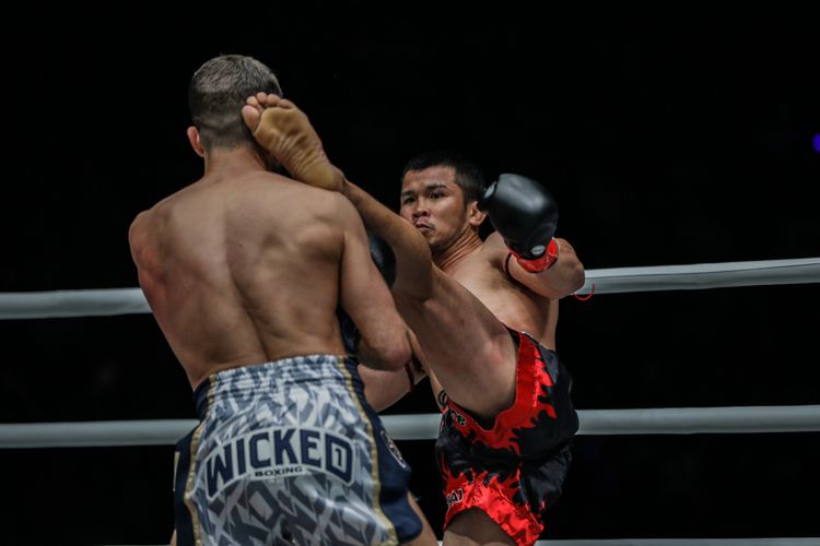 Pertarungan ONE Championship berlabel ONE Super Series kali pertama diselenggarakan pada 20 April 2018 lalu, tepatnya dalam ajang ONE: Heroes of Honor yang digelar di Manila, Filipina.