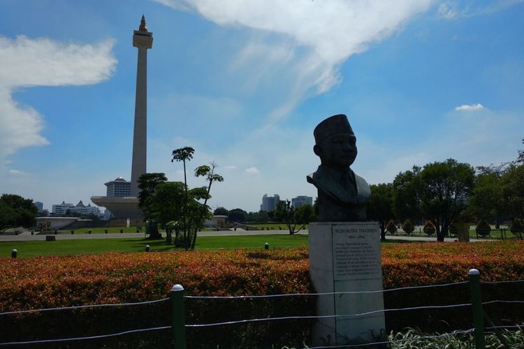 Kondisi Monunen Nasional Senin 20/11/2017. Setiap Senin kawasan monas ditutup untuk dilakukan perawatan