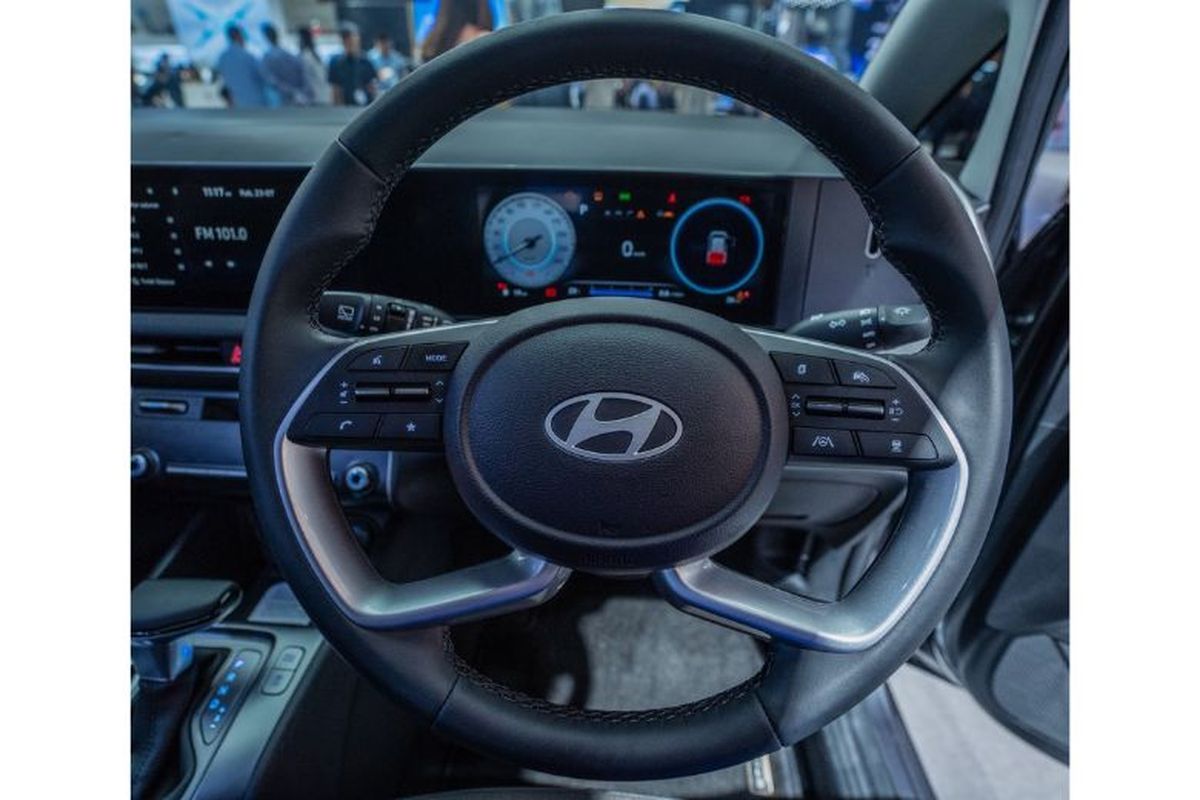 Fitur Smart Cruise Control with Stop & Go. 