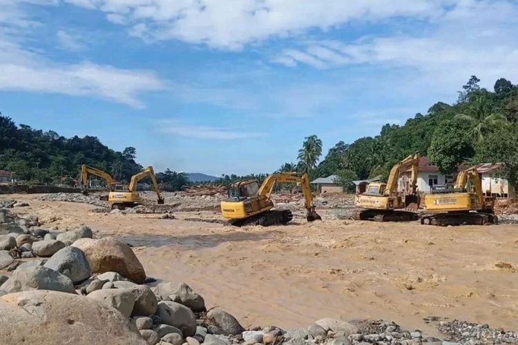 Kerja Kolaboratif Normalisasi Sungai di Kota Padang Tekan Risiko Bencana Berulang