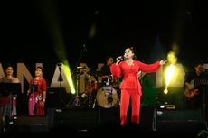 Melawan Dingin di Prambanan Jazz Festival 2018