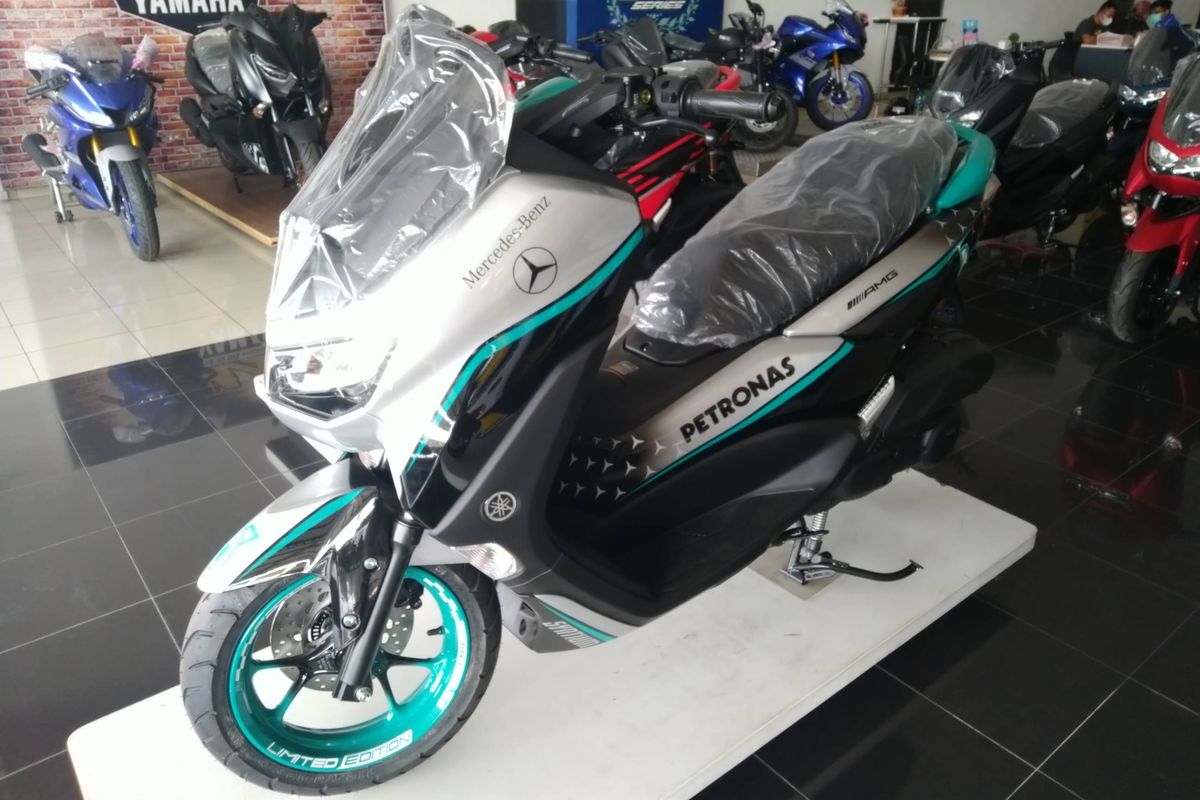 Nmax livery Petronas Mercedes Racing Team 