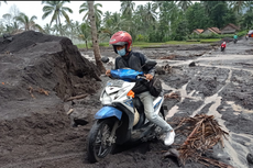 Terjebak Banjir Lahar Dingin Semeru, 8 Warga Dievakuasi dengan Ekskavator