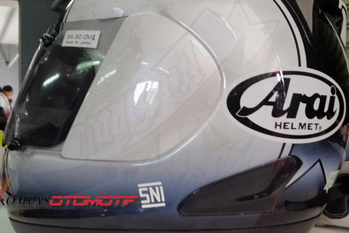 Helm Arai berlogo SNI akan diperkenalkan di IMOS 2014.