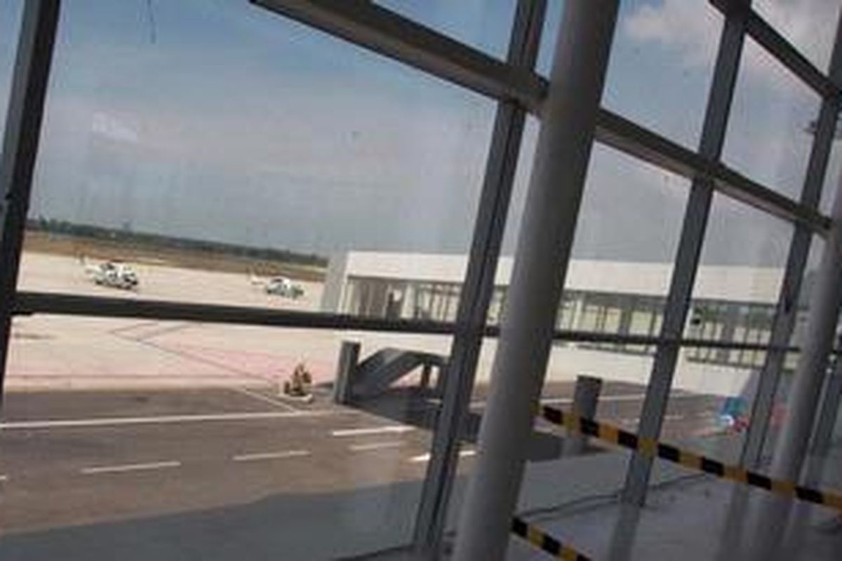 Pembangunan bandara internasional Kualanamu yang berada di Kabupaten Deli Serdang, Sumatera Utara, Jumat (13/4/2012).