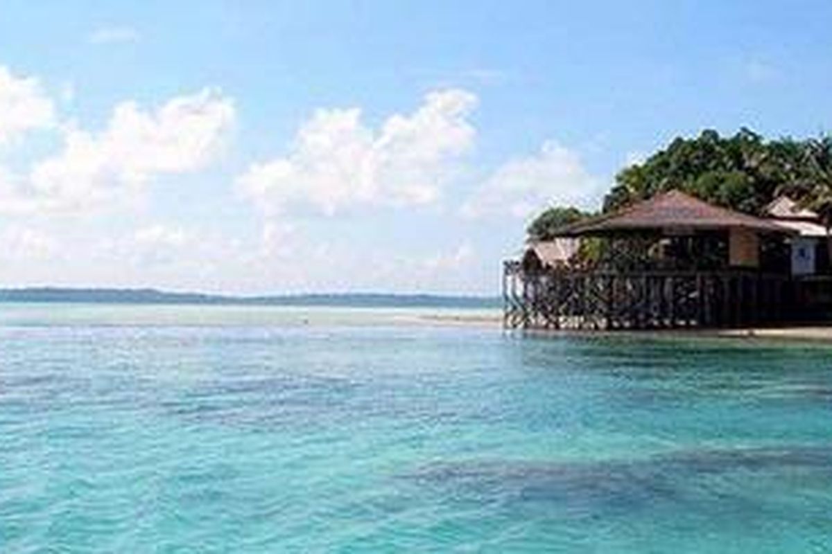 Pulau Maratua di Kepulauan Derawan, Kabupaten Berau, Kalimantan Timur. 