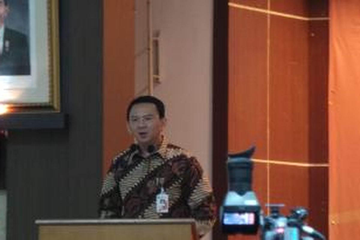 Gubernur DKI Jakarta Basuki Tjahaja Purnama saat memberikan sambutan dalam pelatihan serta penyuluhan Keluarga Berencana, di Kantor BKKBN, Jakarta, Senin (16/2/2015).