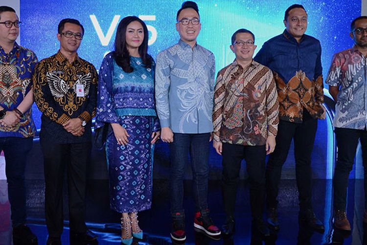 (kiri) Johan Honggowarsito (Deputy Chief Sales ANTV), Heri Anwar (Kepala Bidang Pariwisata & Kebudayaan, Dinas Pariwisata & Kebudayaan, Kabupaten Purwakarta), Atiek Nur Wahyuni (CEO Trans Media), Edy Kusuma (General Manager for Brand and Activation PT Vivo Mobile Indonesia), Tantan Sumartana (Direktur Sales & Marketing RCTI), Laode Hartanto (Senior Vice President Surya Citra Media) dan Didi Kaspi Kasim (Editor in Chief National Geographic Indonesia)