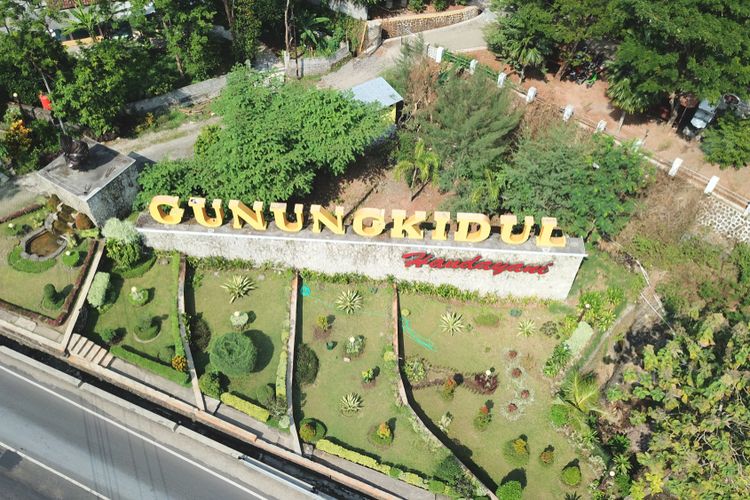 Ikon Gunungkidul. Kabupaten Gunungkidul masuk dalam wilayah administrasi Provinsi Daerah Istimewa Yogyakarta.
