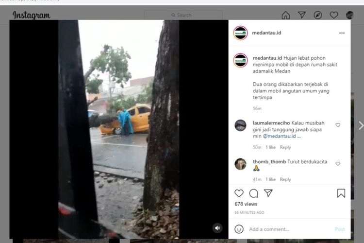 Tangkapan layar video unggahan akun Instagram @medantau.id memperlihatkan satu unit angkot tertimpa pohon saat hujan deras di depan RSUP Haji Adam Malik pada Senin (28/6/2021) sore. Dua dari empat pegawai rumah sakit yang menumpang angkot nahas tersebut tewas.