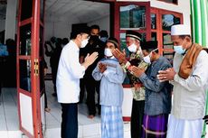 Ke NTT, Presiden Jokowi Shalat Jumat Bersama Warga di Masjid Desa yang Terdampak Bencana