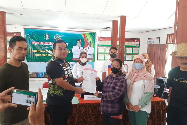 Bupati Blora, Arief Rohman berkantor di Balai Desa Tempuran, Kecamatan Blora, Kabupaten Blora, Jawa Tengah, Jumat (29/7/2022)