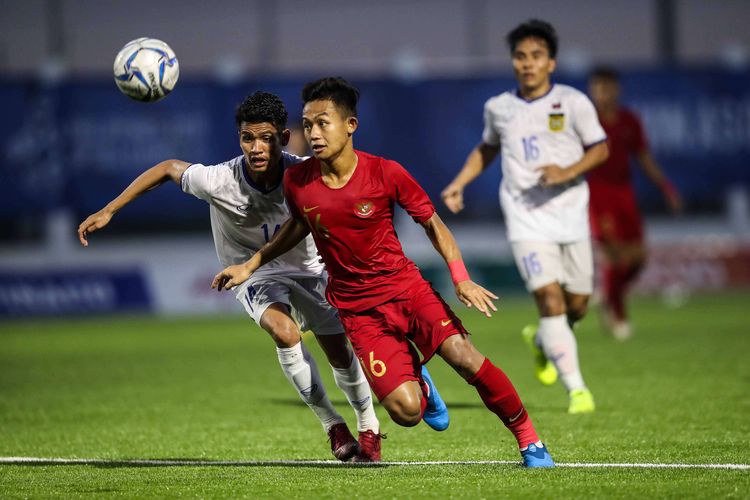 Pemain Timnas U-23 Indonesia, Rizki Sani beraksi saat melawan pemain Timnas Laos dalam pertandingan Grup B SEA Games 2019 di Stadion Sepak Bola City Of Imus Granstand, Filipina, Kamis (5/12/2019). Timnas Indonesia menang 4-0 dari Laos.
