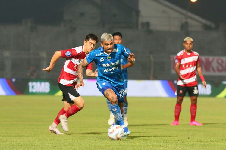Pertandingan Madura United vs Persib pada pekan ke-18 Liga 1 2023-2024 di Stadion Gelora Bangkalan, Madura, Jawa Timur, Rabu (1/11/2023) malam WIB. 