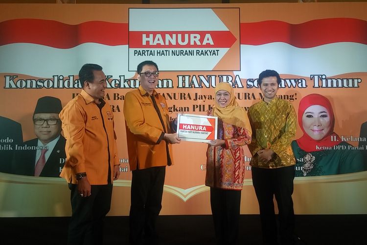 Khofifah - Emil Dardak menerima rekomendasi dari Partai Hanura untuk bertarung pada Pilkada Jatim 2018