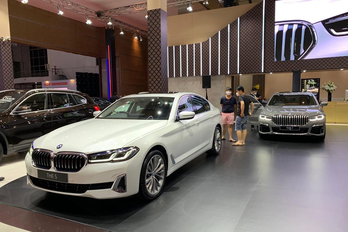 Booth BMW di IIMS Hybrid 2021