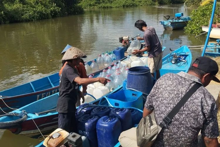 Delapan Desa di Cilacap Dilanda Kekeringan, BPBD Salurkan 117.000 Liter Air