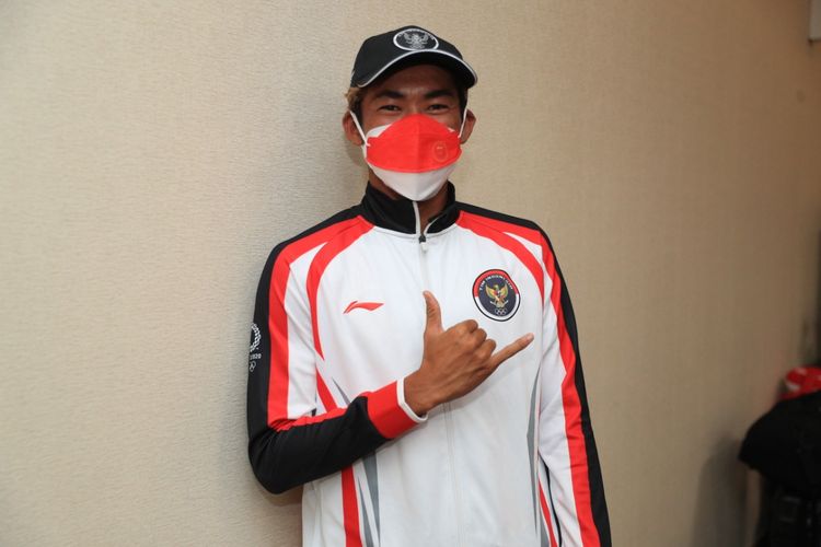 Surfer Indonesia berdarah Jepang, Rio Waida, menjadi pembawa bendera Merah Putih pada Upacara Pembukaan Olimpiade Tokyo 2020.