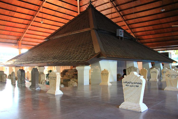 Kompleks Makam Sunan Bonang di Tuban, Jawa Timur.