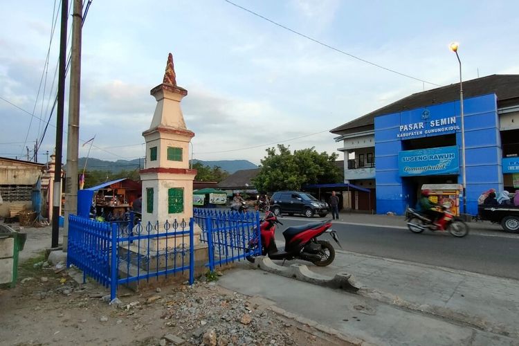 Tugu Jumenengan Sri Sultan Hamengku Buwono IX di Kapanewon Semin, Gunungkidul