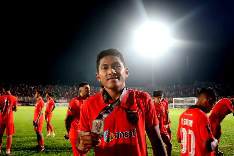 Bek kanan Borneo FC Fajar Faturrahman menyabet gelar pemain muda terbaik di Piala Presiden 2022.