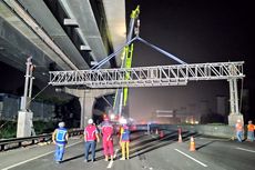 [POPULER PROPERTI] Gantry VMS Dipasang Rabu Malam, Ada Buka-Tutup Lajur Tol Cikampek