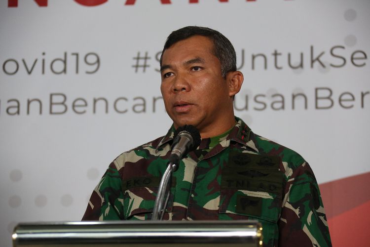 Panglima Kodam Jaya Mayjen Eko Margiyono saat memberikan keterangan pers di Graha BNPB, Jakarta, Kamis (26/3/2020).