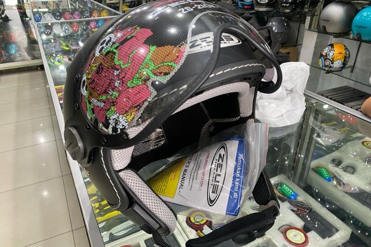 Rekomendasi helm untuk wanita berhijab