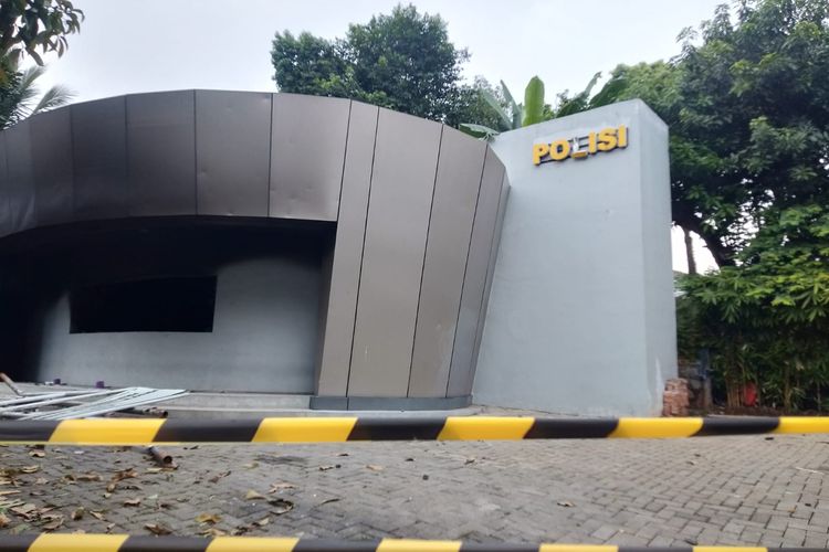 Polisi Olah TKP Kasus Terbakarnya Pos Polisi di Pejompongan 