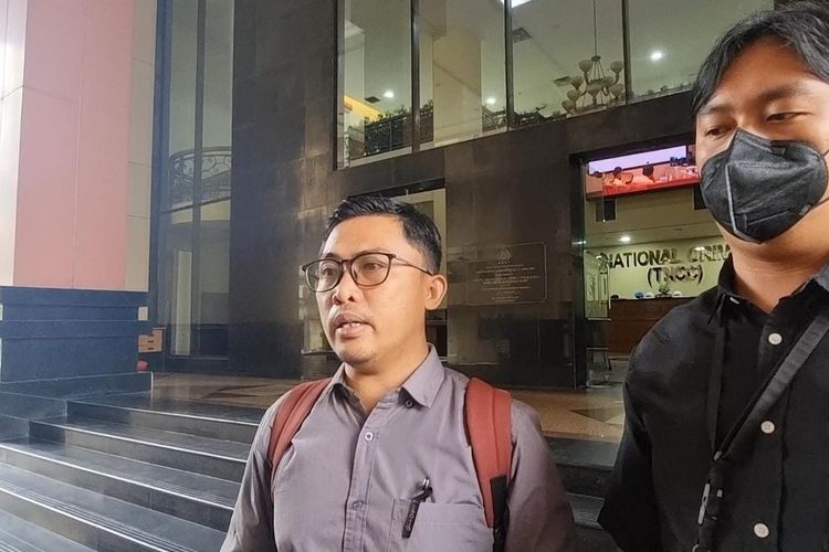 Perwakilan Koalisi Masyarakat Sipil dari YLBHI, Edy Kurniawan Wahid di Lobi TNCC, Mabes Polri, Jakarta, Senin (27/3/2023).