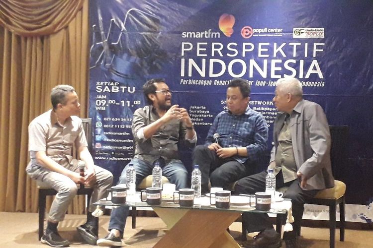 Anggota DPD terpilih dari Provinsi Papua Yorrys Raweyai (kedua dari kiri) dalam diskusi bertajuk Bagaimana Sebaiknya Mengurus Papua? di kawasan Cikini, Jakarta Pusat, Sabtu (24/8/2019).  